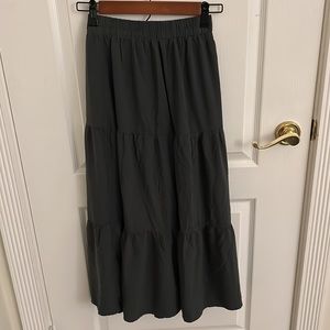 shosho tiered midi green skirt (s/m)